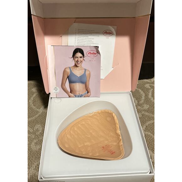 1066X Anita Care Velvety Full Breast Form (1)  Excellent Size 9 - Picture 1 of 6